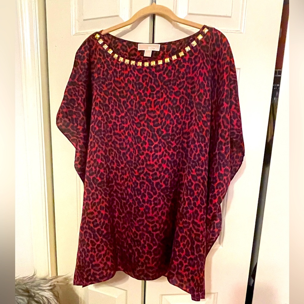 Black and red MK top